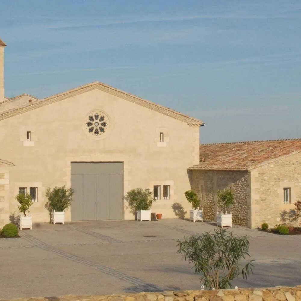 chai-maconnerie-gros-œuvre-girard-taille-de-pierre-façade-enduit-architecture-bâtisse-chateau-matras-croix-canon-0-min